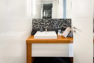 Exclusive 5-Bedroom Villa with Pool in Brela