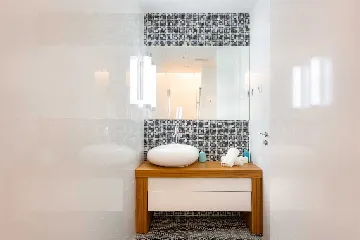 Exclusive 5-Bedroom Villa with Pool in Brela