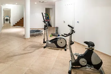 Exclusive 5-Bedroom Villa with Pool in Brela