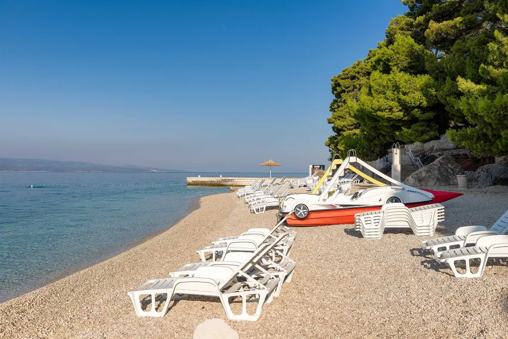 Exclusive 5-Bedroom Villa with Pool in Brela