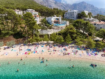 Exclusive 5-Bedroom Villa with Pool in Brela