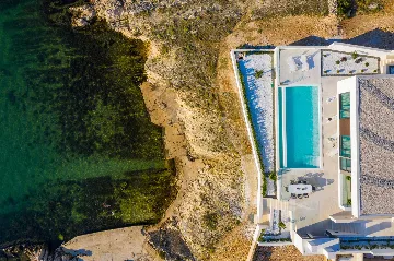 Contemporary Seaside Villa with Pool, Novigrad