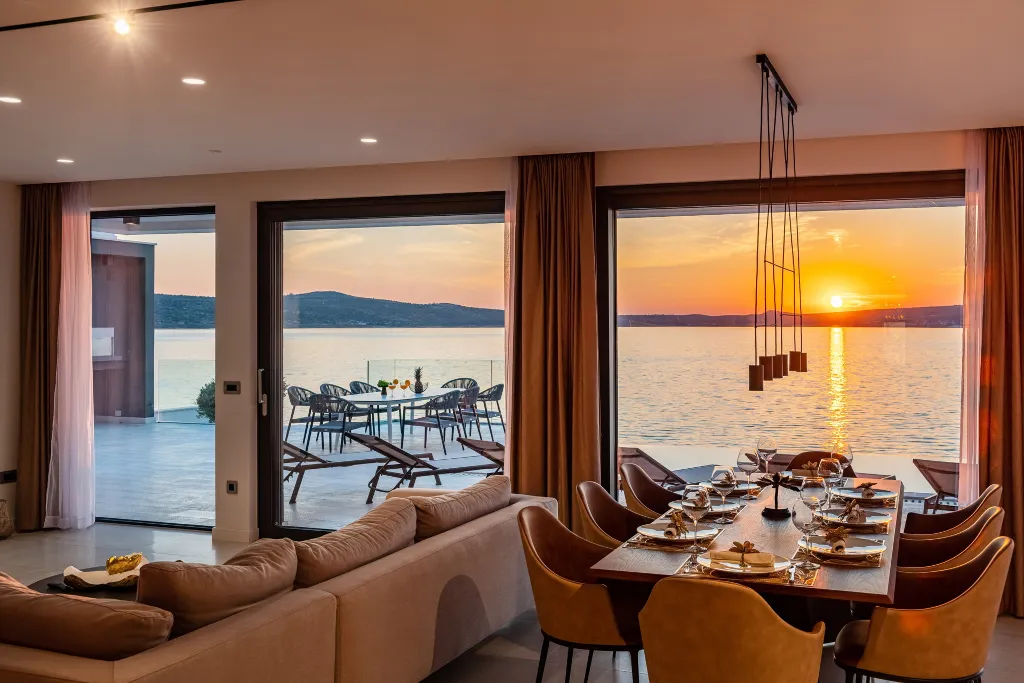 Contemporary Seaside Villa with Pool, Novigrad