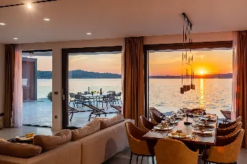 Contemporary Seaside Villa with Pool, Novigrad