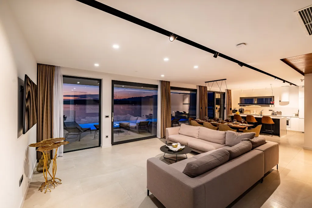 Contemporary Seaside Villa with Pool, Novigrad