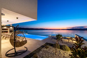 Contemporary Seaside Villa with Pool, Novigrad
