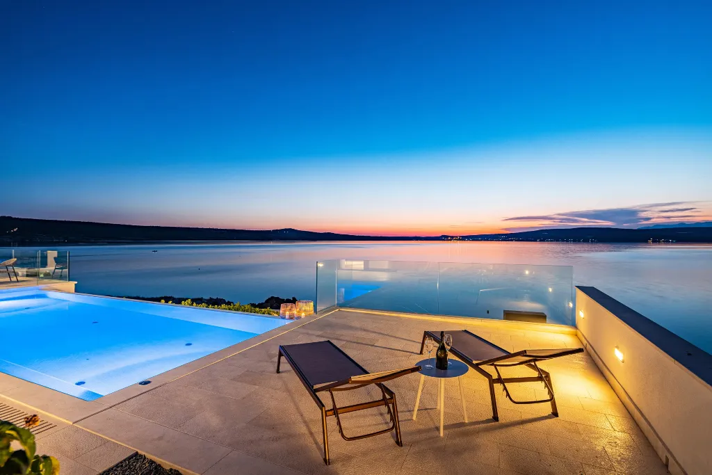 Contemporary Seaside Villa with Pool, Novigrad