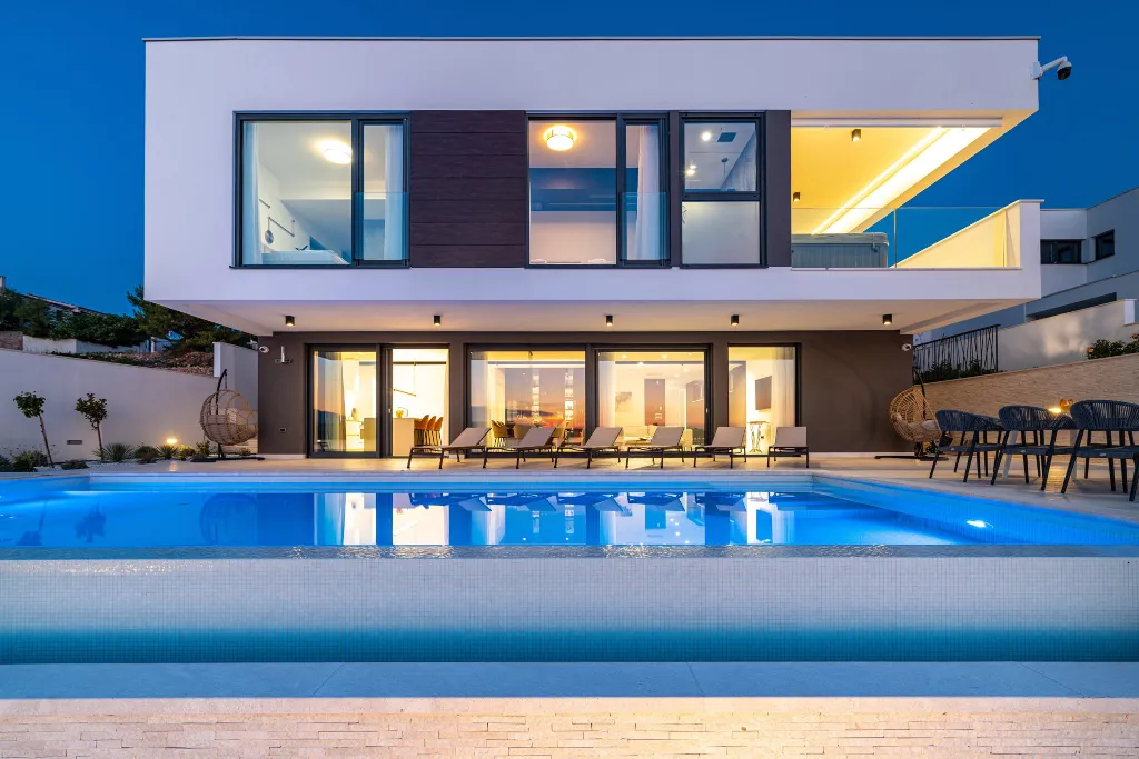 Contemporary Seaside Villa with Pool, Novigrad