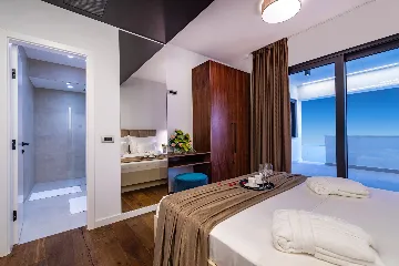 Contemporary Seaside Villa with Pool, Novigrad