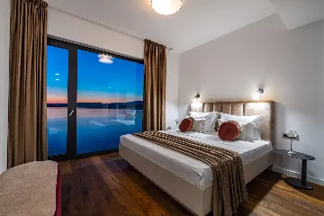 Contemporary Seaside Villa with Pool, Novigrad