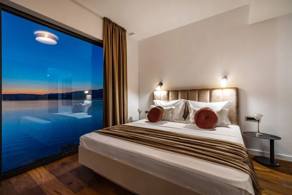 Contemporary Seaside Villa with Pool, Novigrad