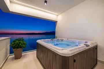 Contemporary Seaside Villa with Pool, Novigrad