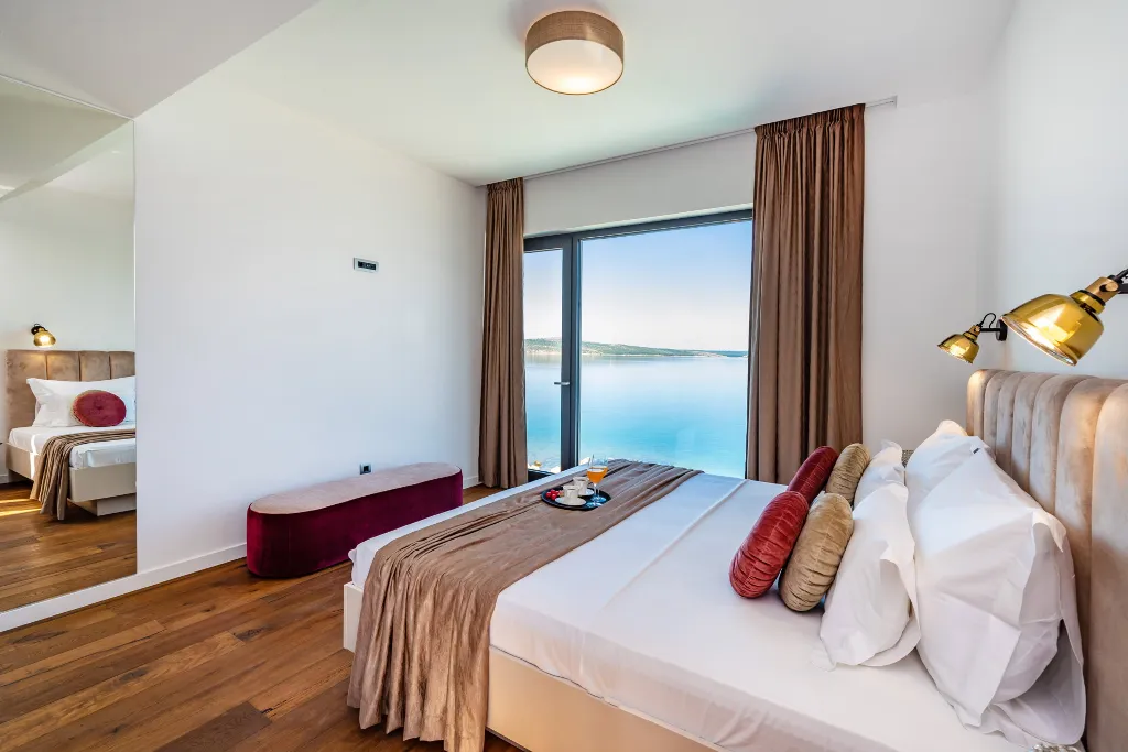 Contemporary Seaside Villa with Pool, Novigrad