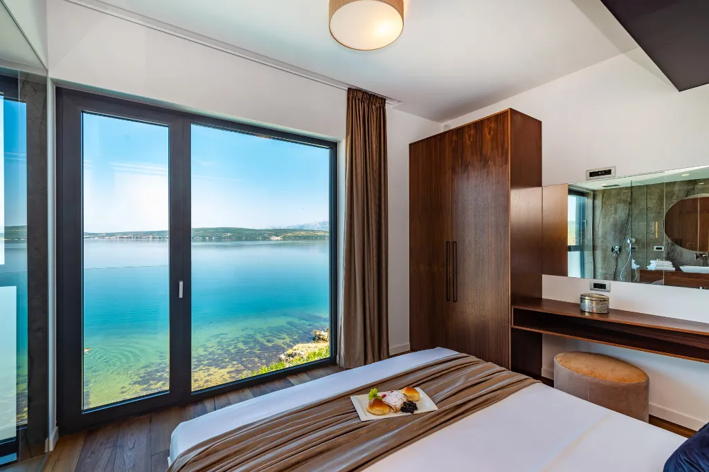 Contemporary Seaside Villa with Pool, Novigrad