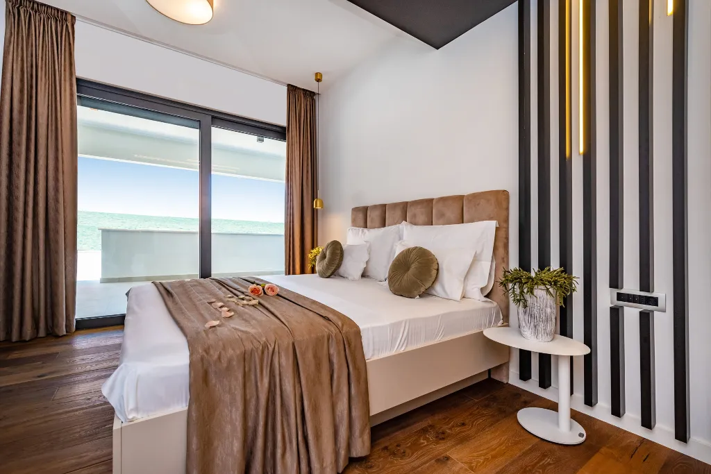 Contemporary Seaside Villa with Pool, Novigrad