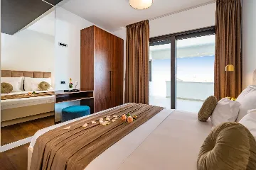 Contemporary Seaside Villa with Pool, Novigrad