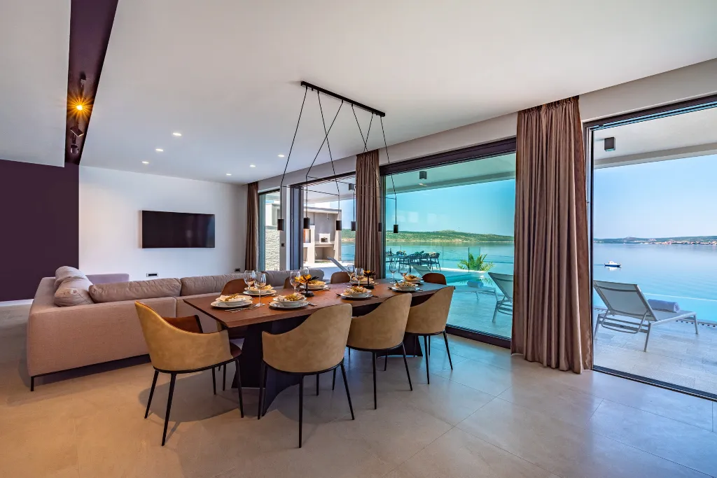 Contemporary Seaside Villa with Pool, Novigrad