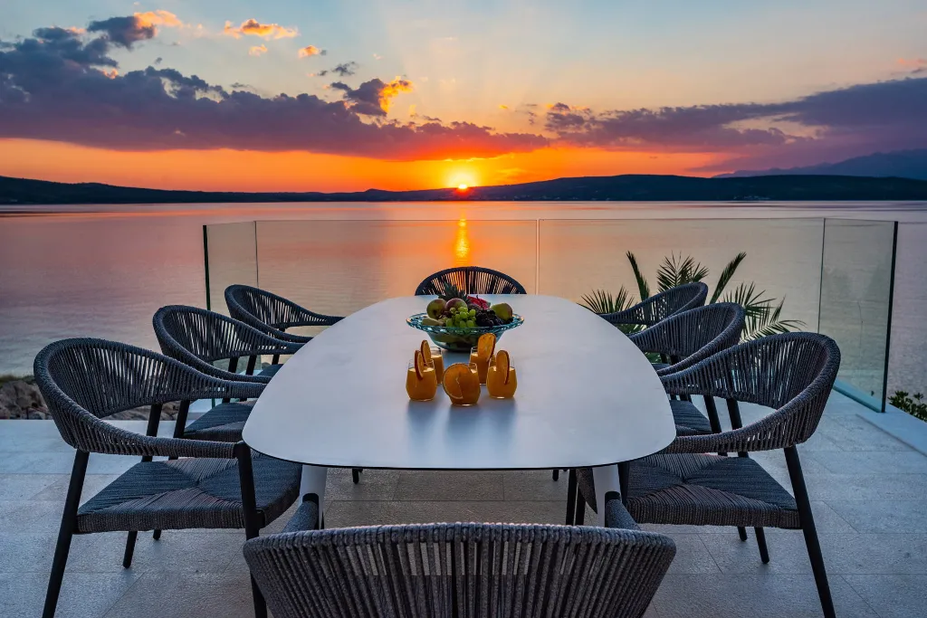 Contemporary Seaside Villa with Pool, Novigrad