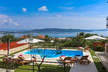 Family Villa with Pool in Kaštel Sućurac