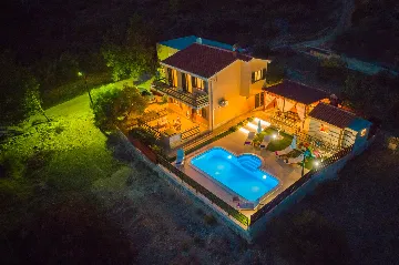Family Villa with Pool in Kaštel Sućurac