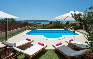Family Villa with Pool in Kaštel Sućurac