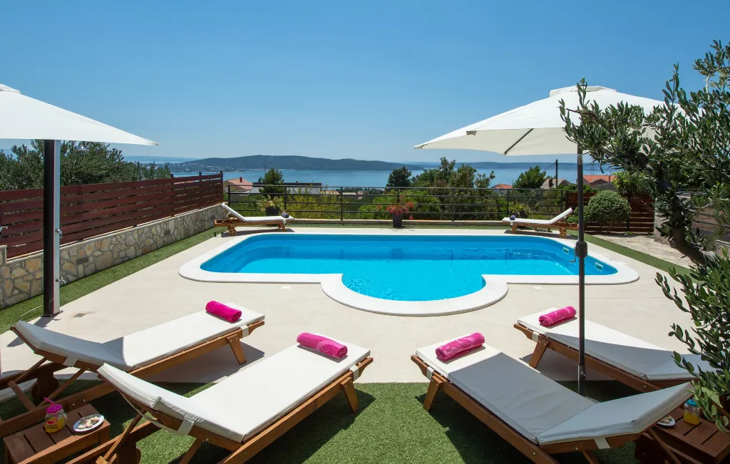 Family Villa with Pool in Kaštel Sućurac