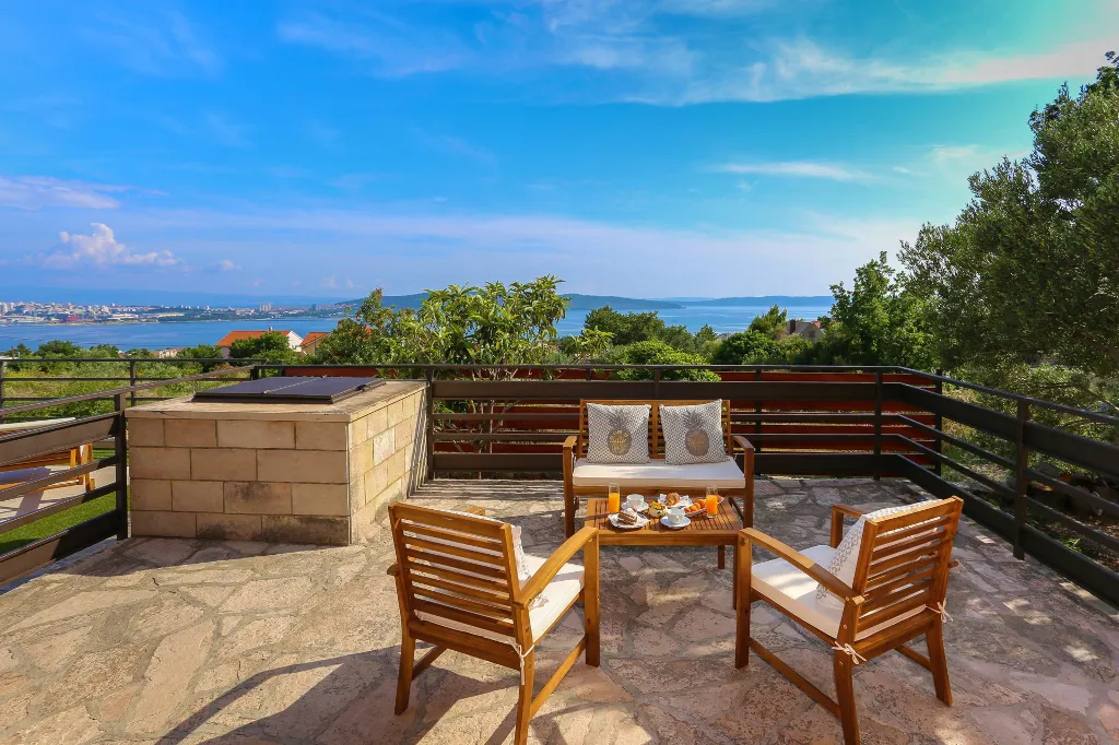 Family Villa with Pool in Kaštel Sućurac