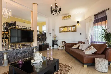 Modern Family Villa with Pool in Šibenik