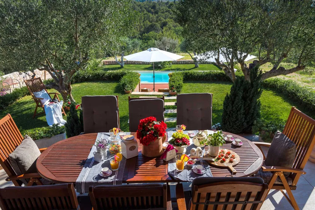 Modern Family Villa with Pool in Šibenik
