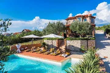 Modern Family Villa with Pool in Šibenik