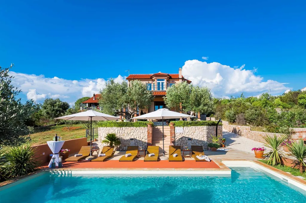 Modern Family Villa with Pool in Šibenik