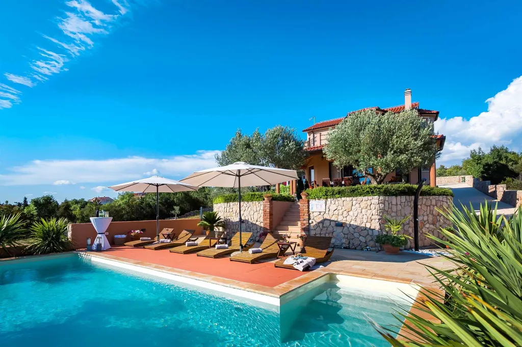 Modern Family Villa with Pool in Šibenik