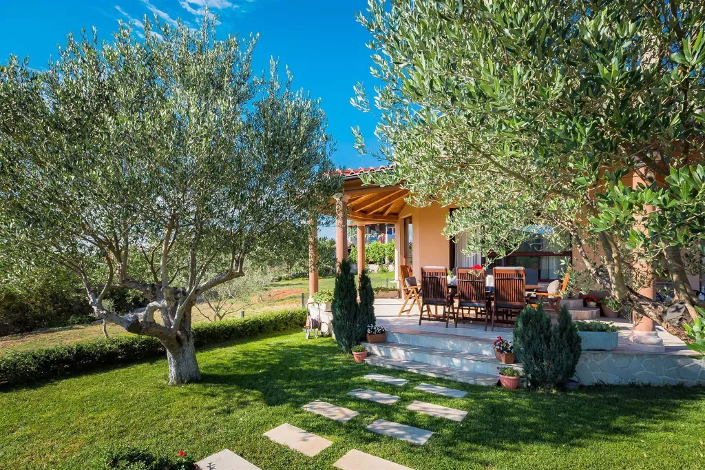 Modern Family Villa with Pool in Šibenik