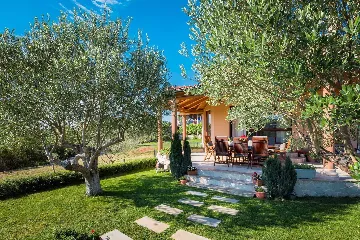 Modern Family Villa with Pool in Šibenik