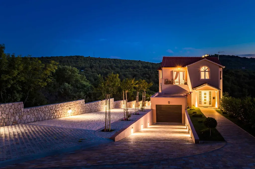 Modern Family Villa with Pool in Šibenik