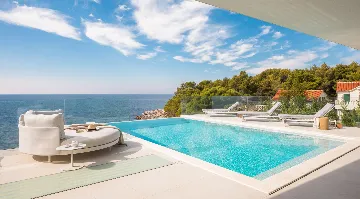 Five-Bedroom Villa with Heated Pool in Primošten