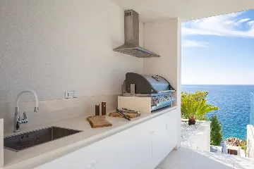 Five-Bedroom Villa with Heated Pool in Primošten