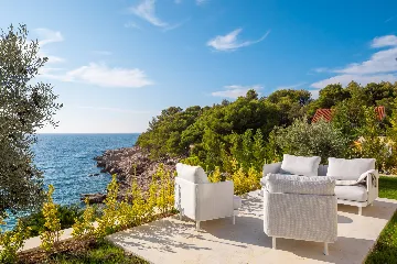 Five-Bedroom Villa with Heated Pool in Primošten