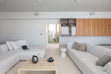 Five-Bedroom Villa with Heated Pool in Primošten