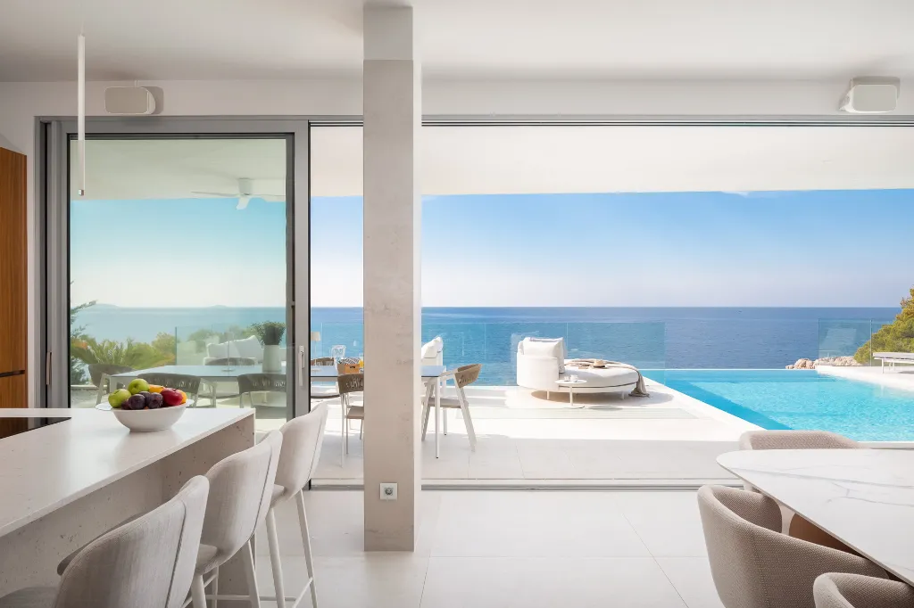 Five-Bedroom Villa with Heated Pool in Primošten