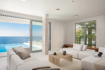 Five-Bedroom Villa with Heated Pool in Primošten