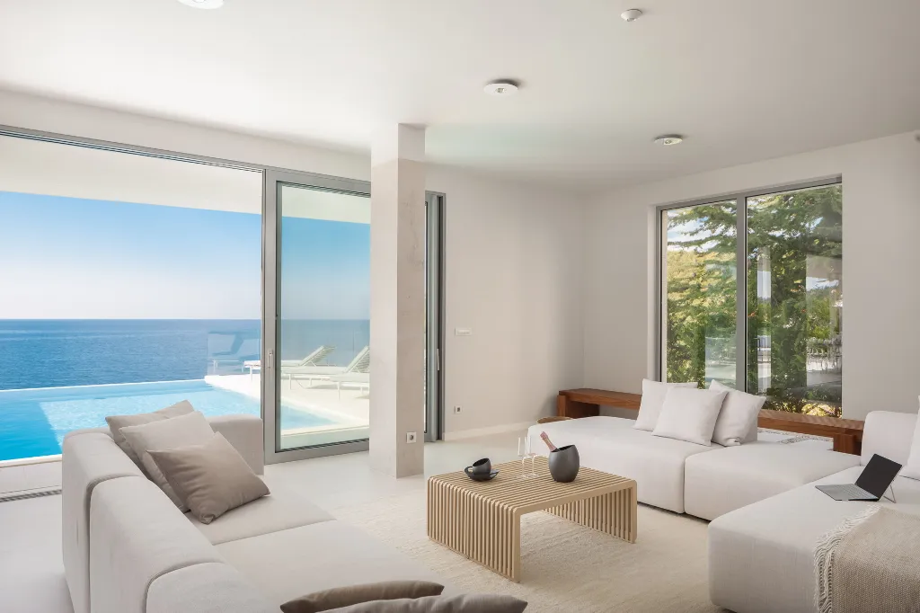 Five-Bedroom Villa with Heated Pool in Primošten