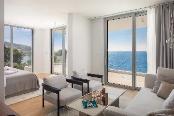 Five-Bedroom Villa with Heated Pool in Primošten