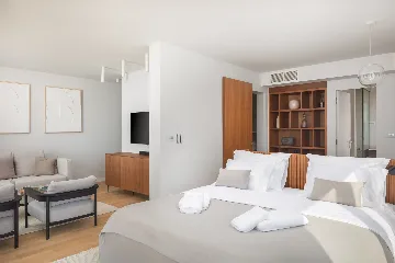 Five-Bedroom Villa with Heated Pool in Primošten