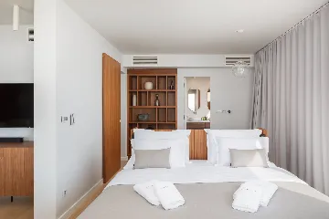 Five-Bedroom Villa with Heated Pool in Primošten