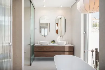 Five-Bedroom Villa with Heated Pool in Primošten