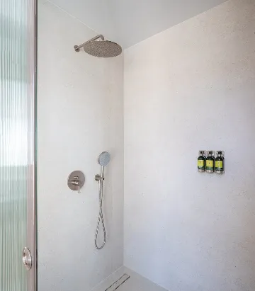 Five-Bedroom Villa with Heated Pool in Primošten