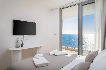 Five-Bedroom Villa with Heated Pool in Primošten