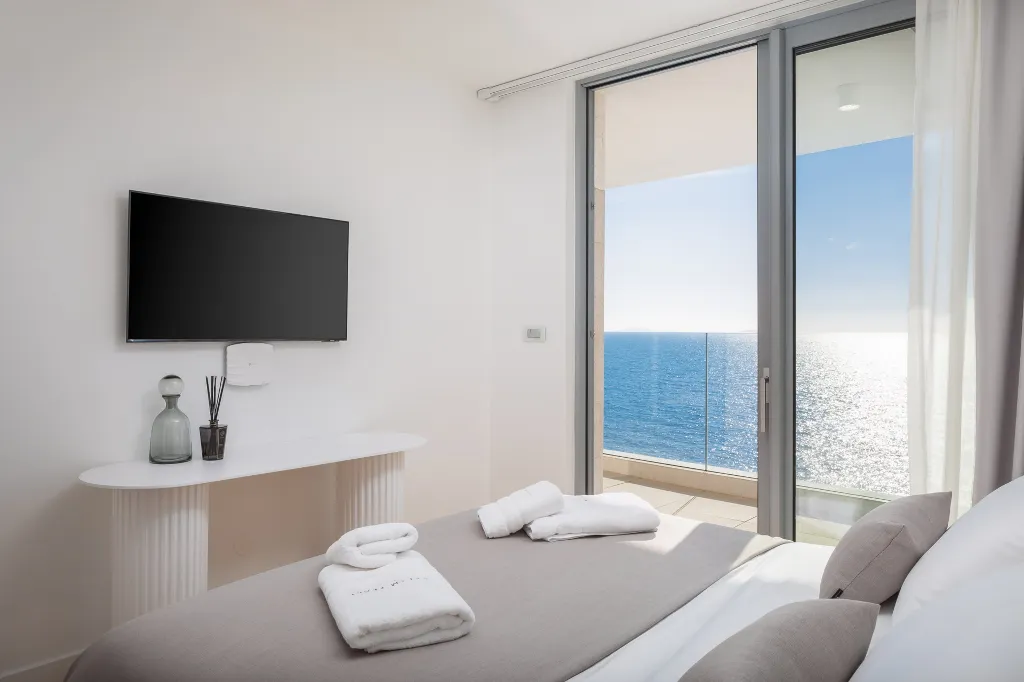 Five-Bedroom Villa with Heated Pool in Primošten