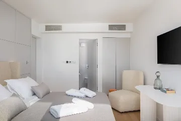 Five-Bedroom Villa with Heated Pool in Primošten